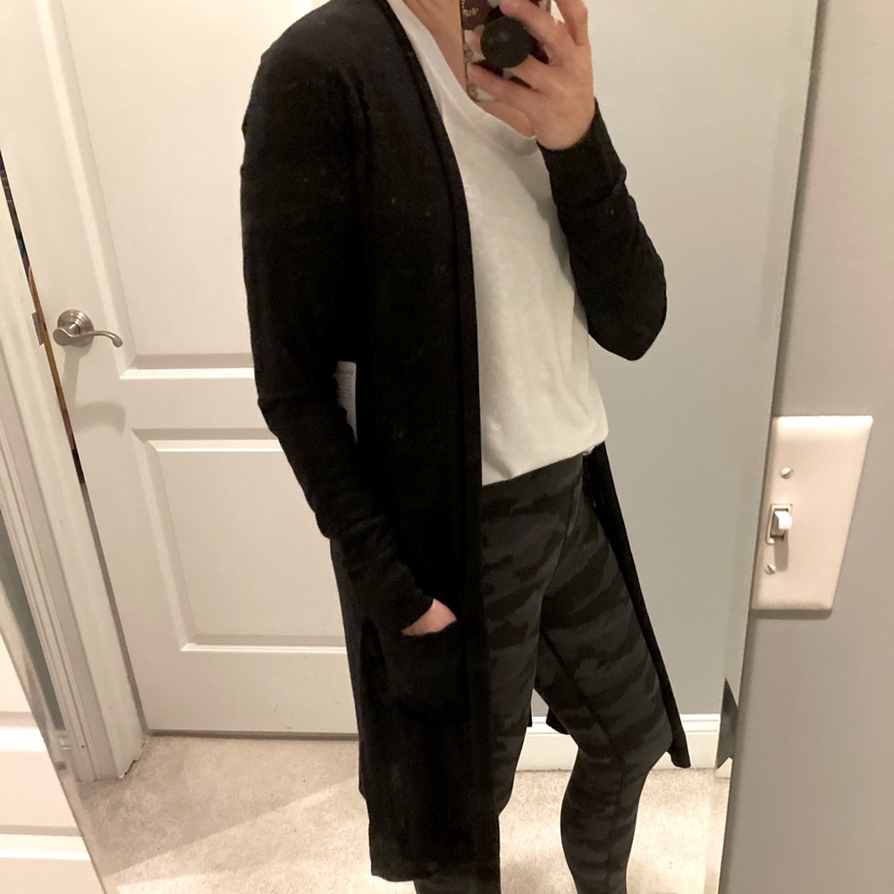 NWT Athleta Retreat Wrap